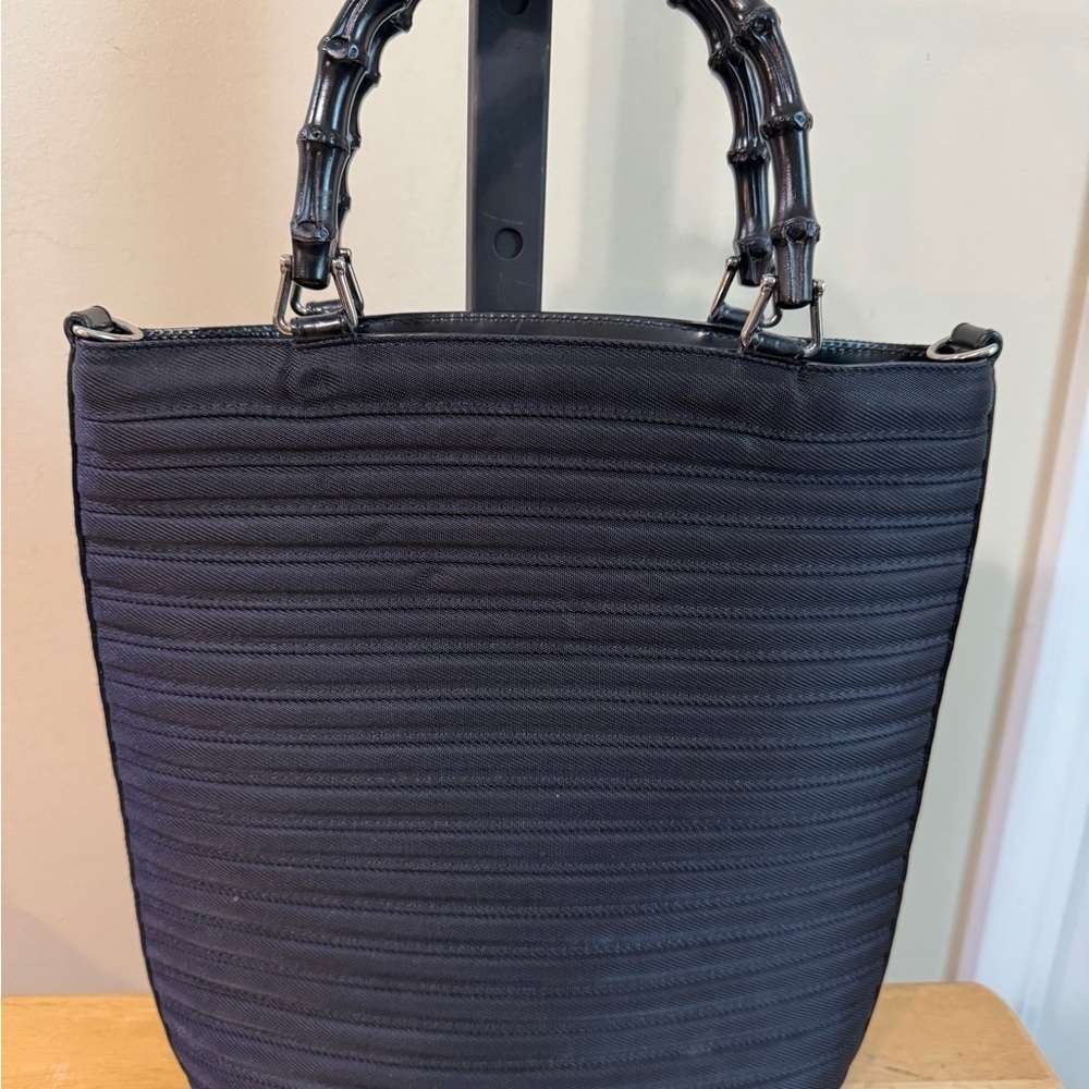 Gucci Elegant Black Tote Bag - Picture 2 of 16
